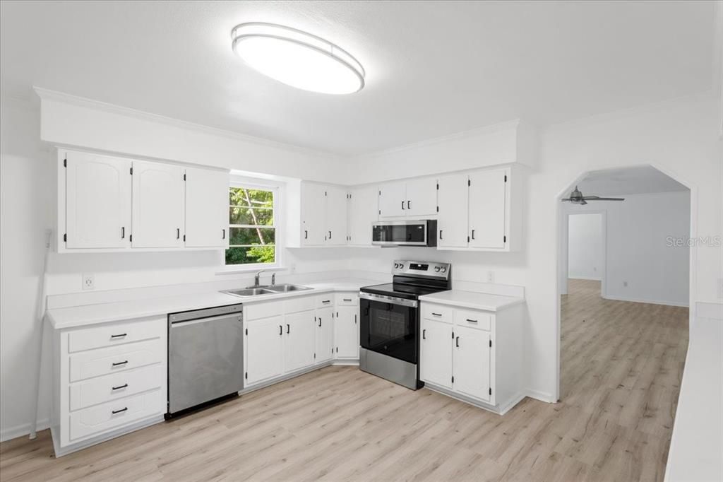 For Sale: $450,000 (3 beds, 2 baths, 2338 Square Feet)