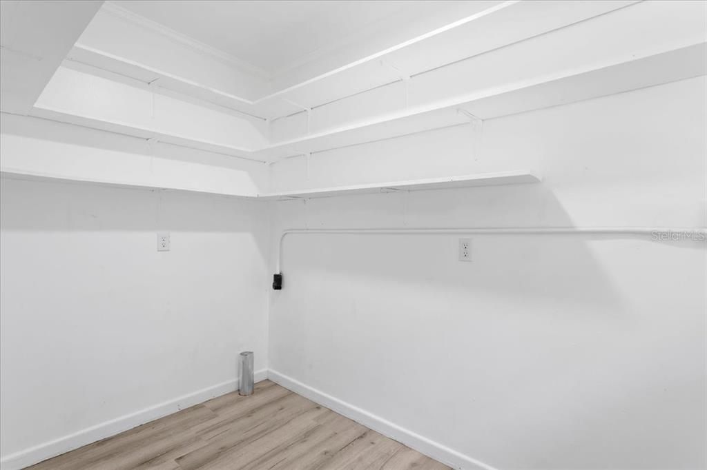 For Sale: $450,000 (3 beds, 2 baths, 2338 Square Feet)