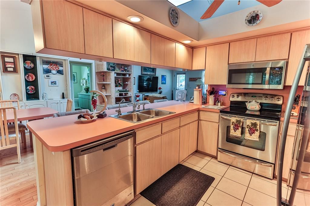 En Venta: $325,000 (3 camas, 2 baños, 1508 Pies cuadrados)