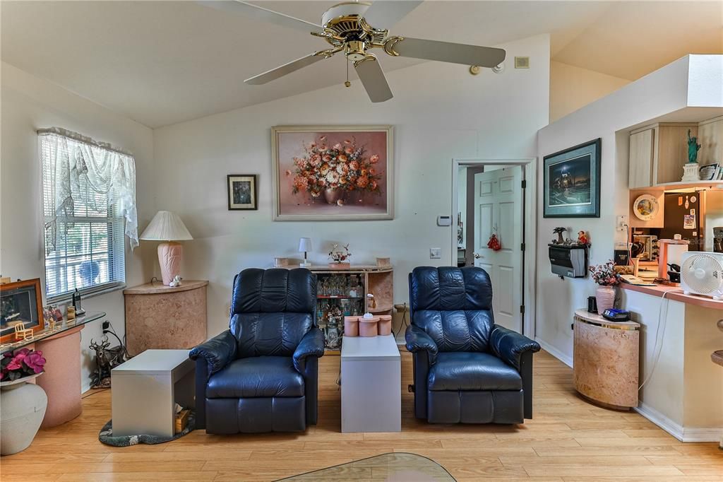 En Venta: $325,000 (3 camas, 2 baños, 1508 Pies cuadrados)
