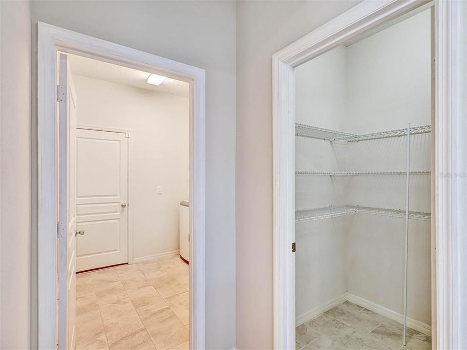 En Venta: $558,000 (3 camas, 2 baños, 2488 Pies cuadrados)