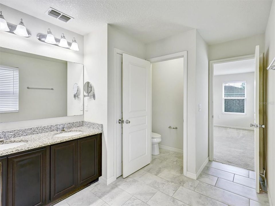En Venta: $558,000 (3 camas, 2 baños, 2488 Pies cuadrados)