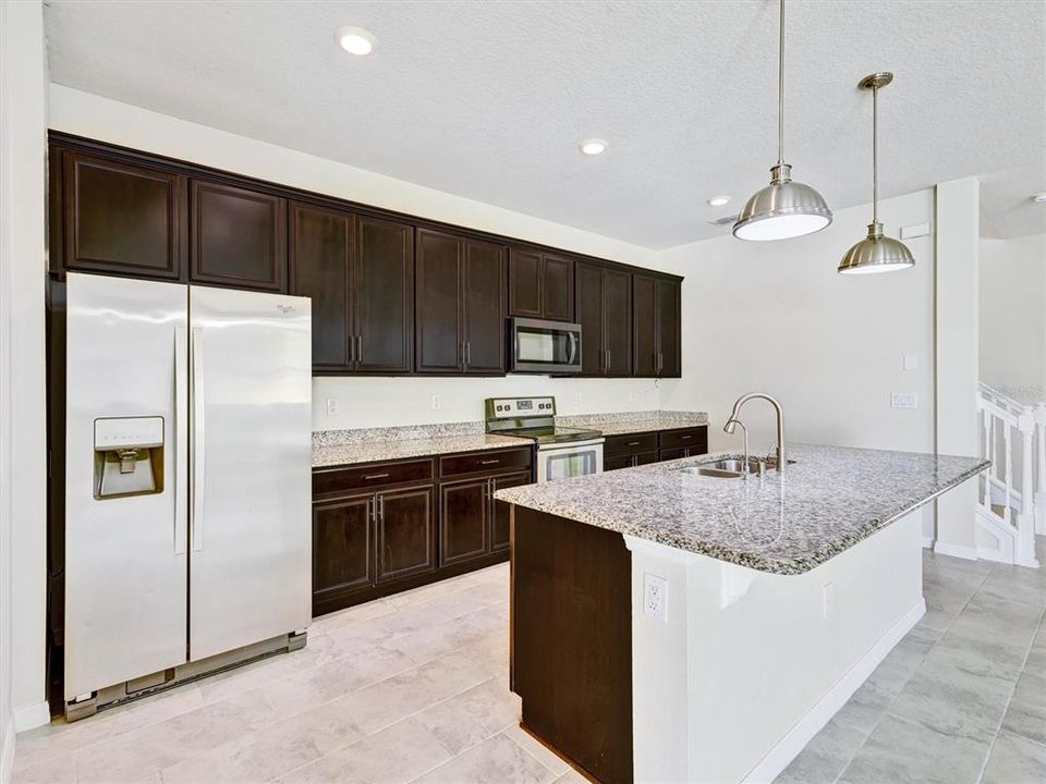 En Venta: $558,000 (3 camas, 2 baños, 2488 Pies cuadrados)