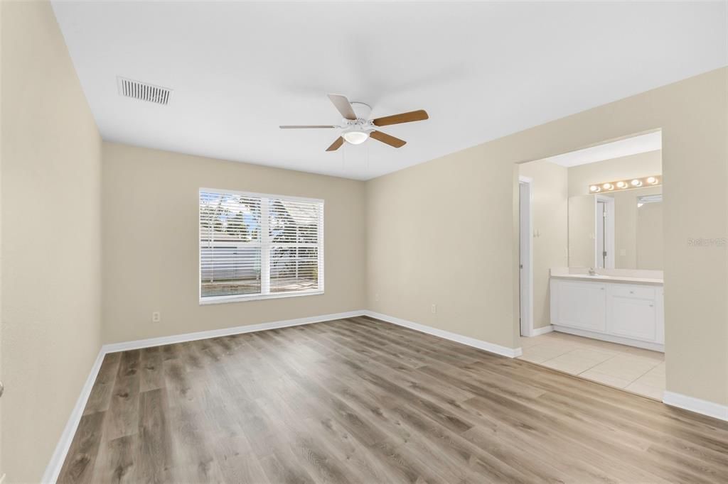 For Sale: $339,000 (3 beds, 2 baths, 1639 Square Feet)