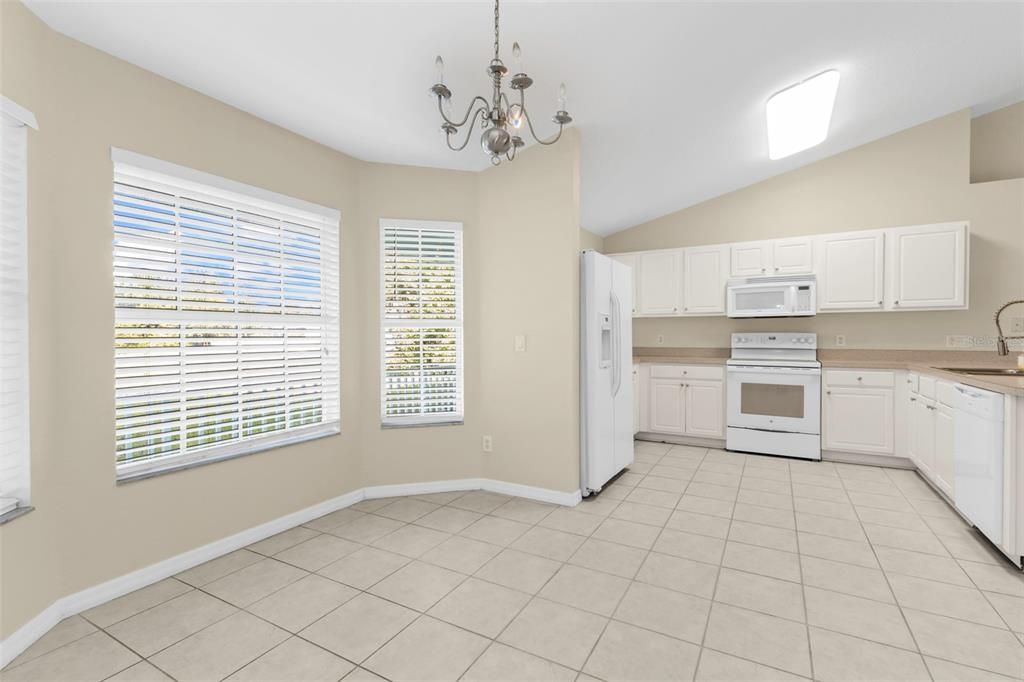 For Sale: $339,000 (3 beds, 2 baths, 1639 Square Feet)