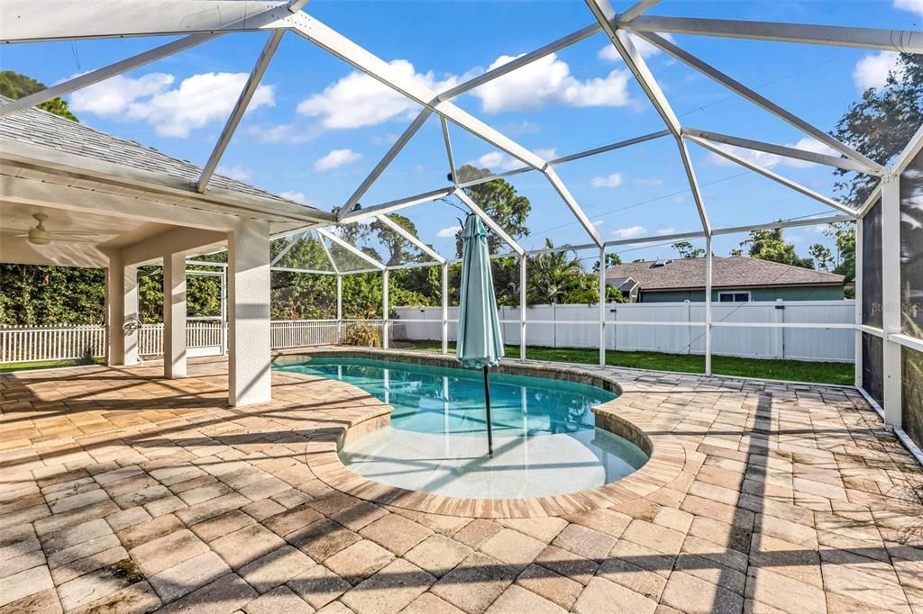 For Sale: $339,000 (3 beds, 2 baths, 1639 Square Feet)