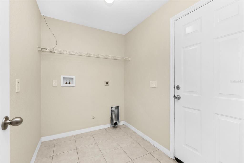 For Sale: $339,000 (3 beds, 2 baths, 1639 Square Feet)