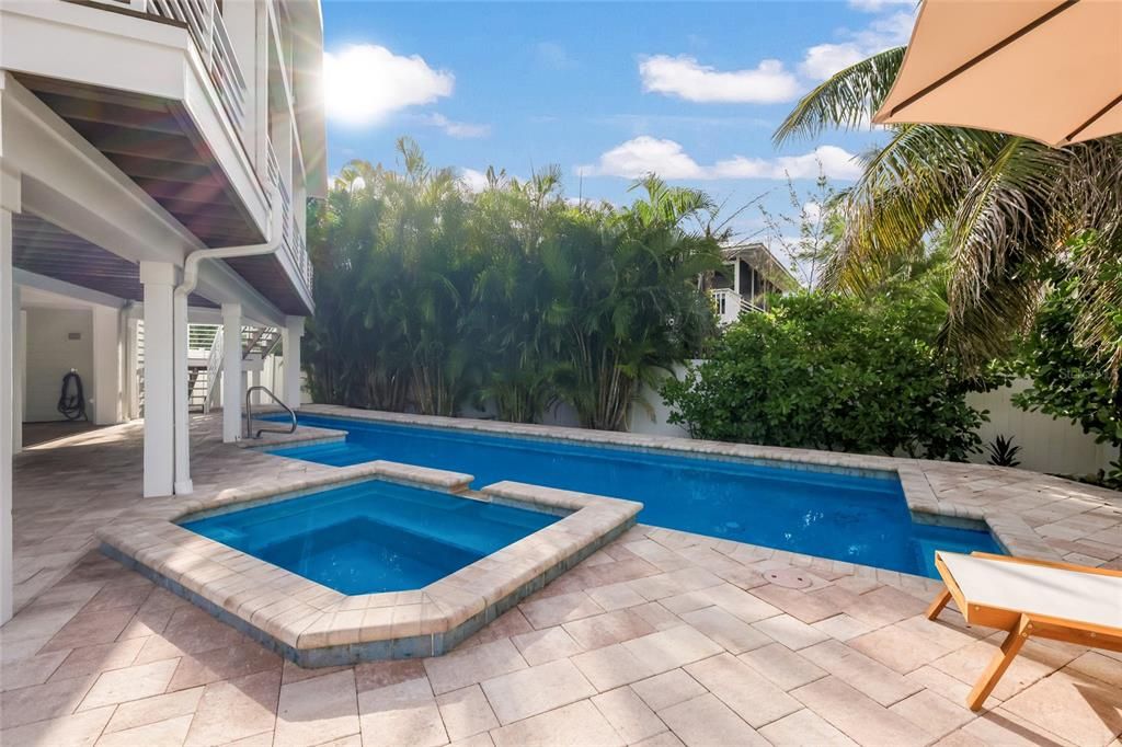 For Sale: $2,595,000 (3 beds, 3 baths, 1652 Square Feet)