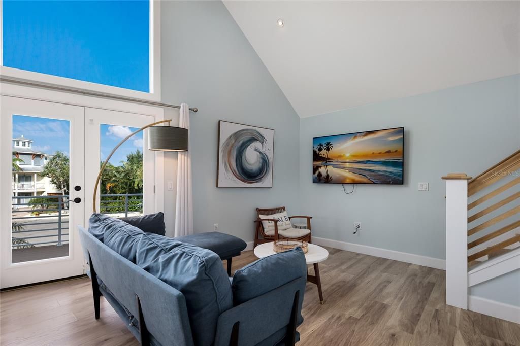 For Sale: $2,595,000 (3 beds, 3 baths, 1652 Square Feet)