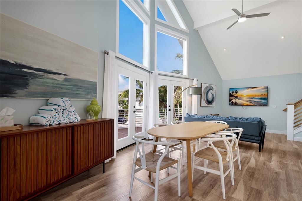 For Sale: $2,595,000 (3 beds, 3 baths, 1652 Square Feet)