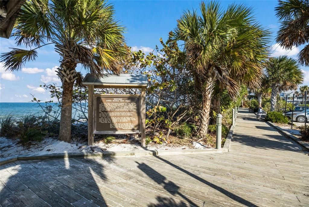 For Sale: $2,595,000 (3 beds, 3 baths, 1652 Square Feet)