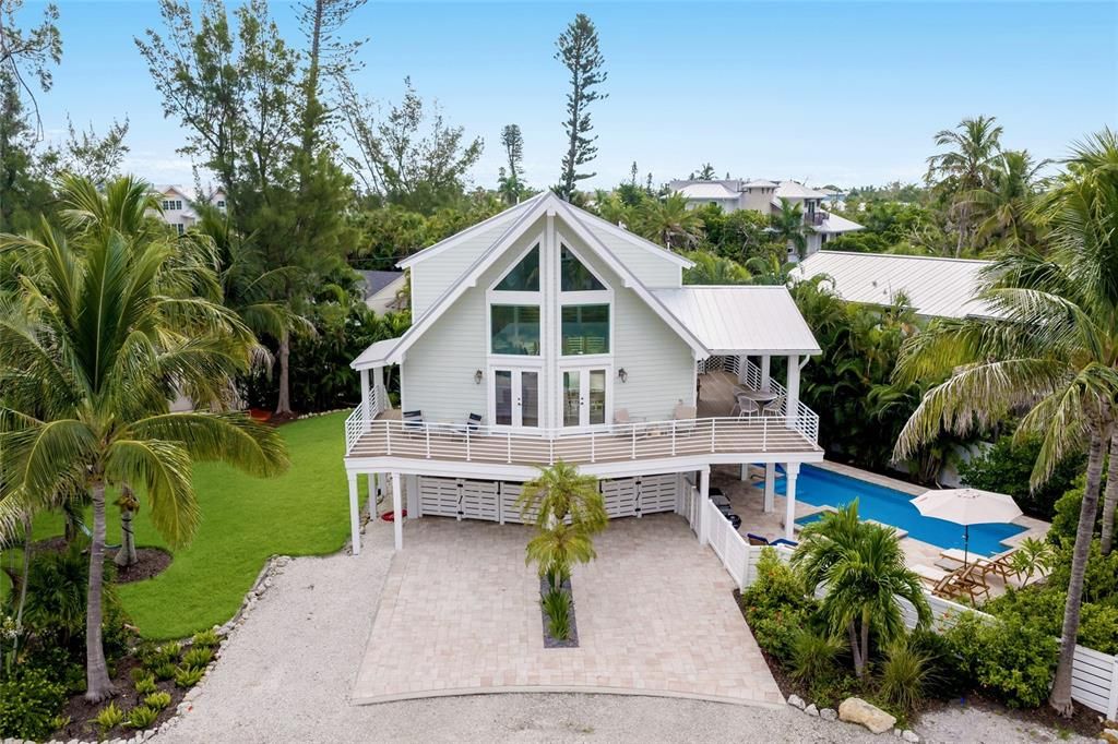 For Sale: $2,595,000 (3 beds, 3 baths, 1652 Square Feet)