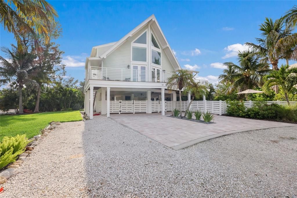 For Sale: $2,595,000 (3 beds, 3 baths, 1652 Square Feet)