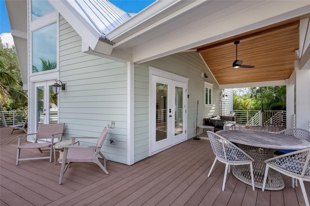 For Sale: $2,595,000 (3 beds, 3 baths, 1652 Square Feet)