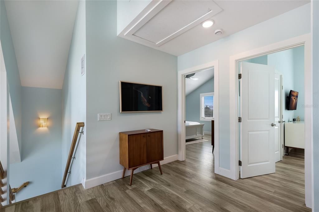 For Sale: $2,595,000 (3 beds, 3 baths, 1652 Square Feet)