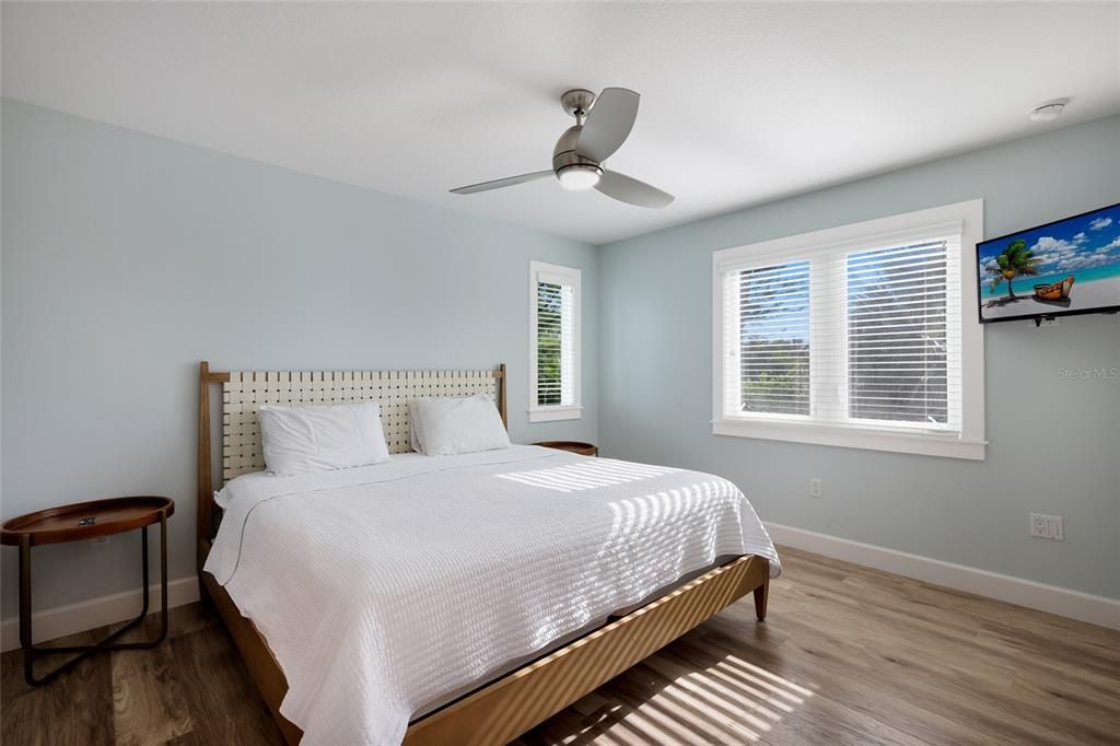 For Sale: $2,595,000 (3 beds, 3 baths, 1652 Square Feet)