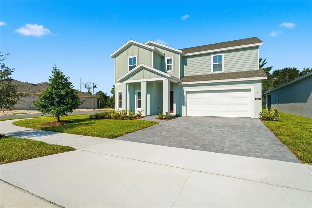 For Sale: $449,990 (4 beds, 3 baths, 2560 Square Feet)