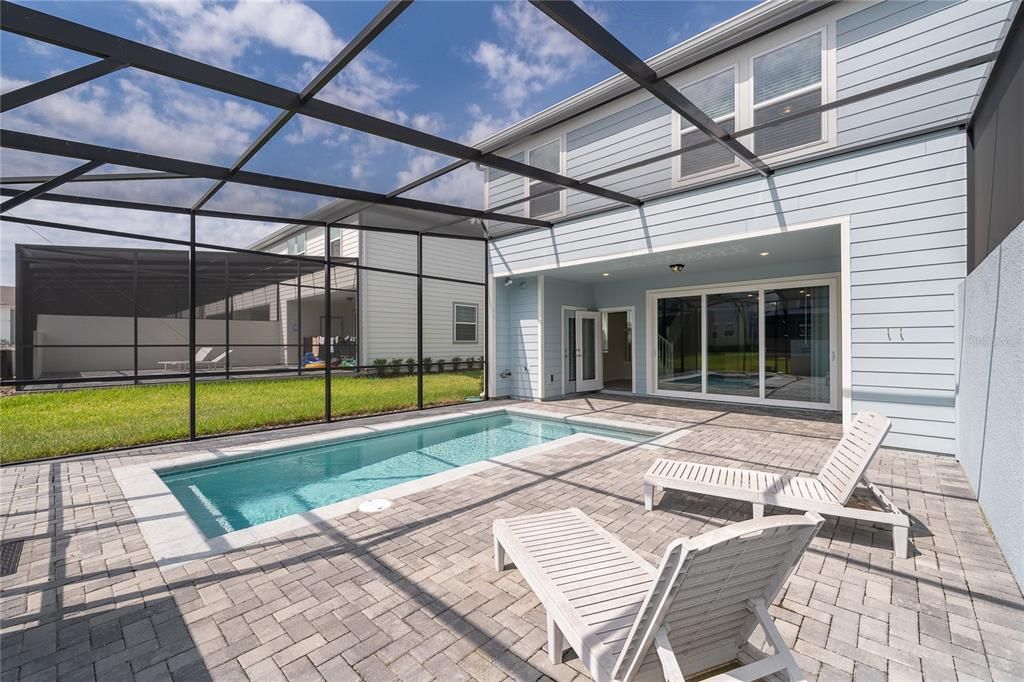 For Sale: $585,000 (5 beds, 4 baths, 2281 Square Feet)