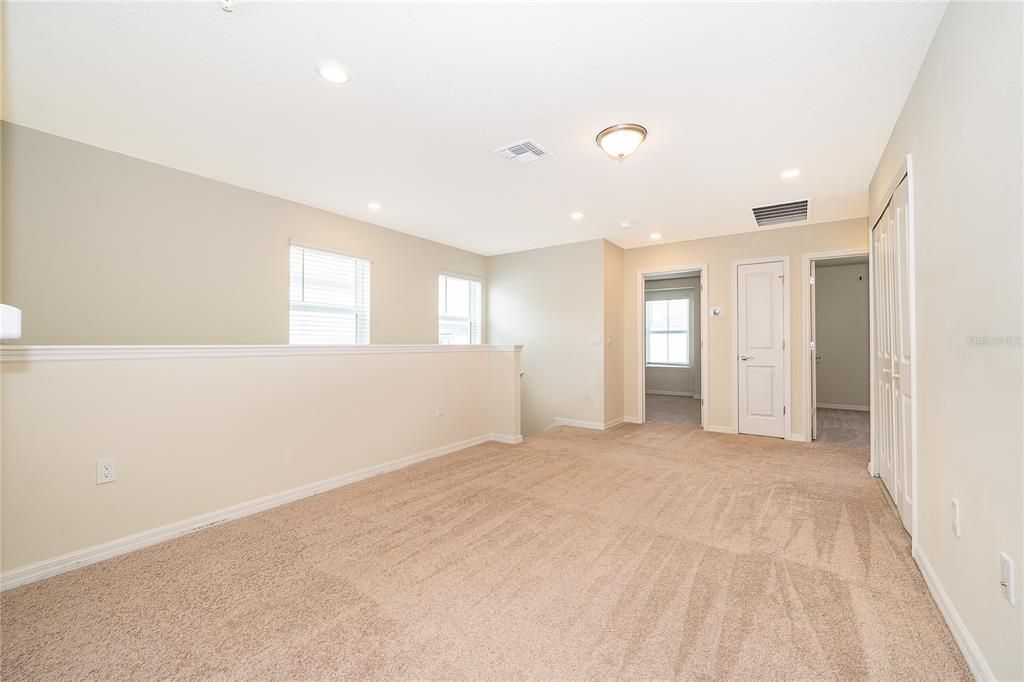 For Sale: $585,000 (5 beds, 4 baths, 2281 Square Feet)