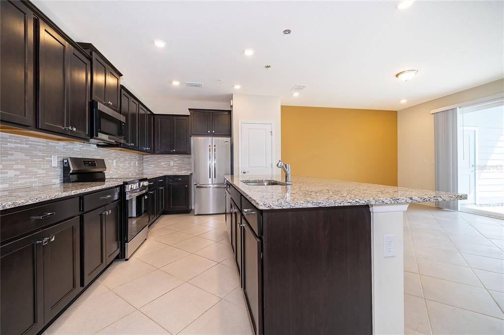 For Sale: $585,000 (5 beds, 4 baths, 2281 Square Feet)