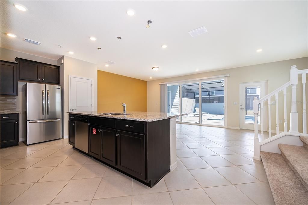 For Sale: $585,000 (5 beds, 4 baths, 2281 Square Feet)