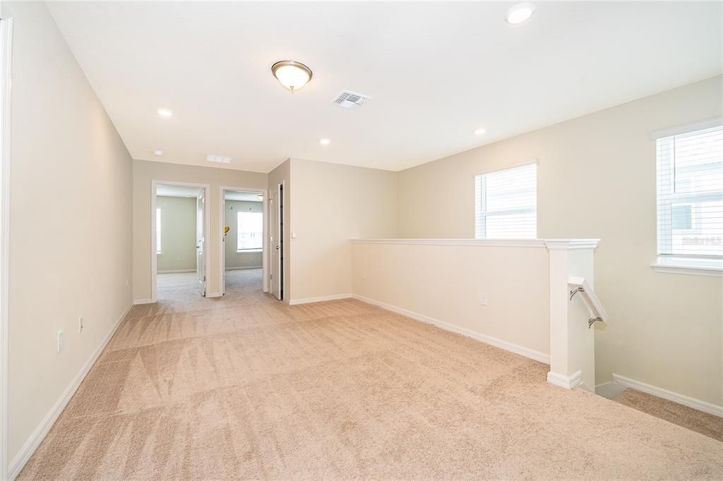 For Sale: $585,000 (5 beds, 4 baths, 2281 Square Feet)