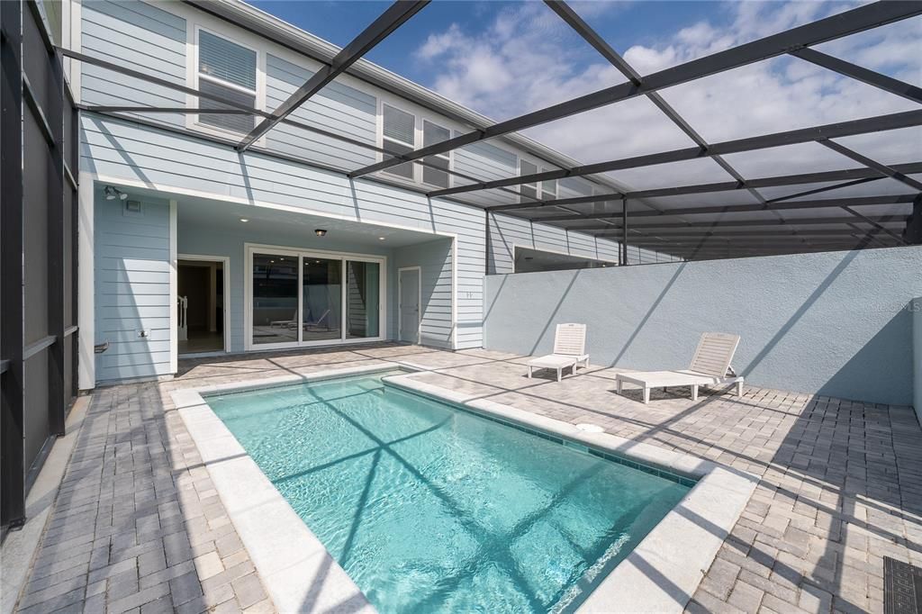 For Sale: $585,000 (5 beds, 4 baths, 2281 Square Feet)