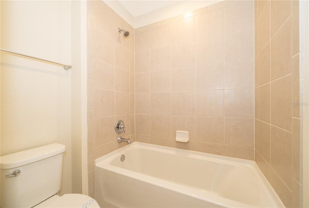 For Sale: $585,000 (5 beds, 4 baths, 2281 Square Feet)