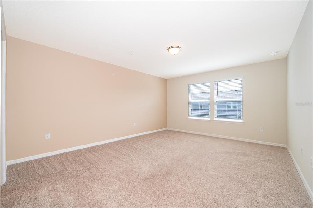 For Sale: $585,000 (5 beds, 4 baths, 2281 Square Feet)