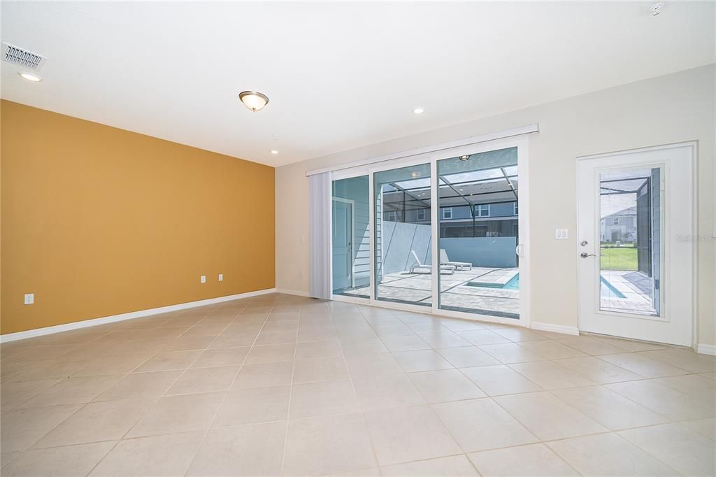 For Sale: $585,000 (5 beds, 4 baths, 2281 Square Feet)