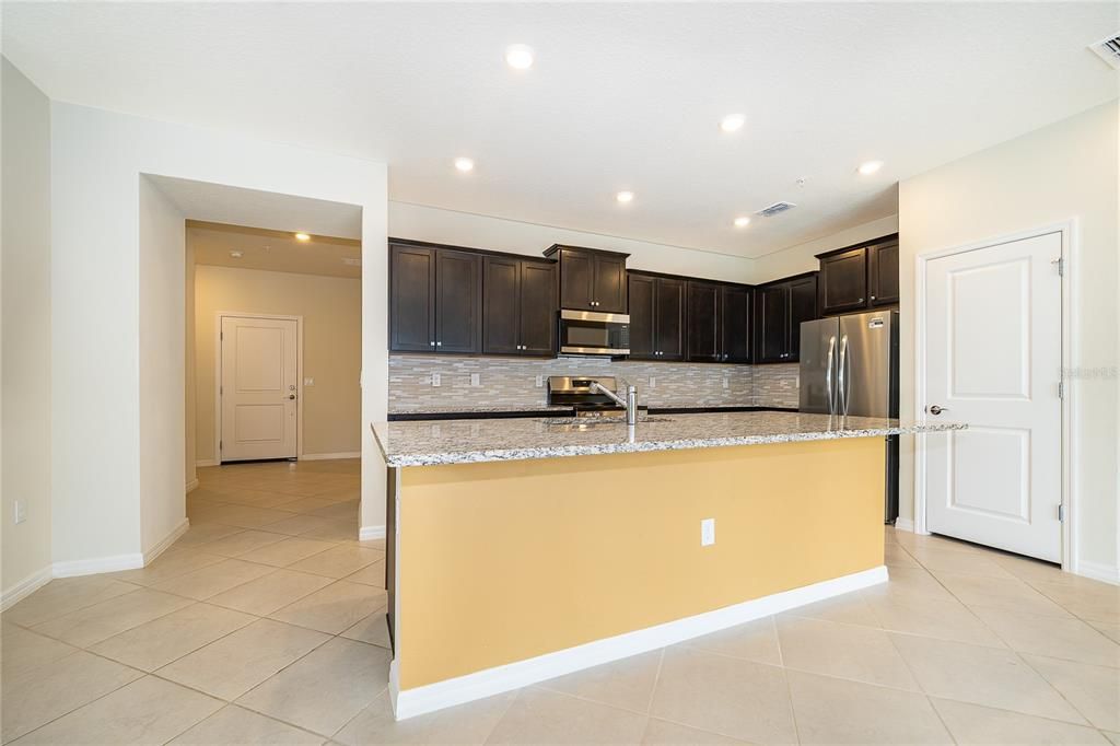 For Sale: $585,000 (5 beds, 4 baths, 2281 Square Feet)