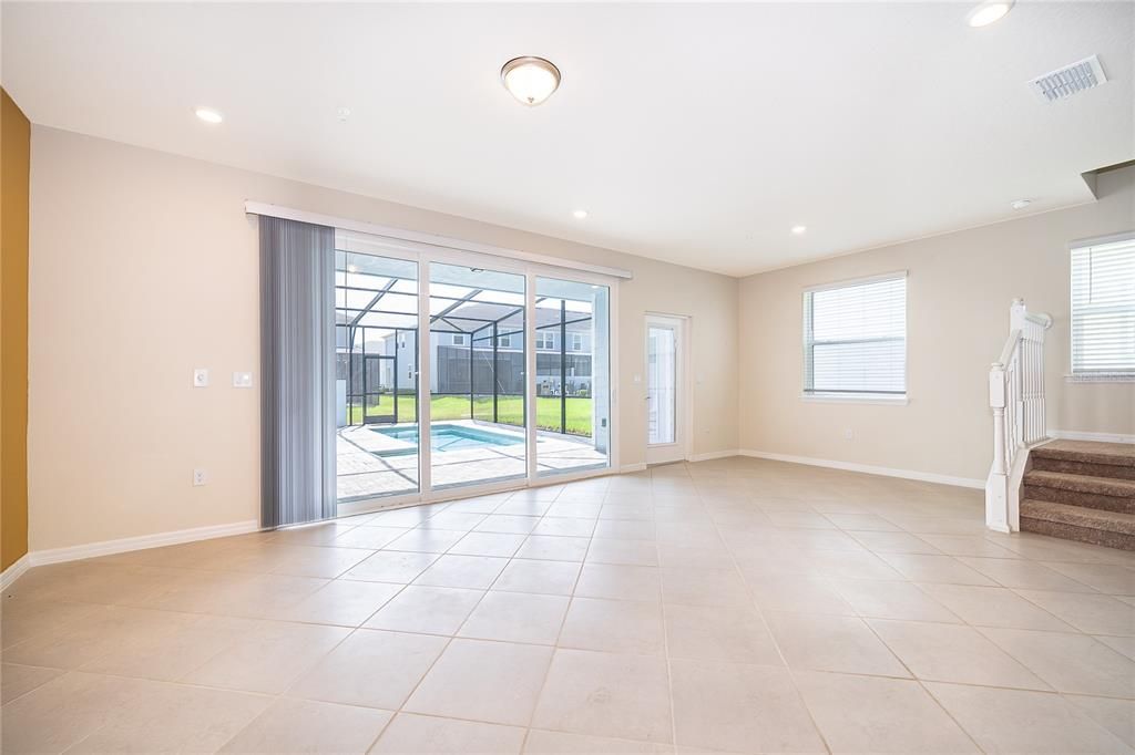 For Sale: $585,000 (5 beds, 4 baths, 2281 Square Feet)