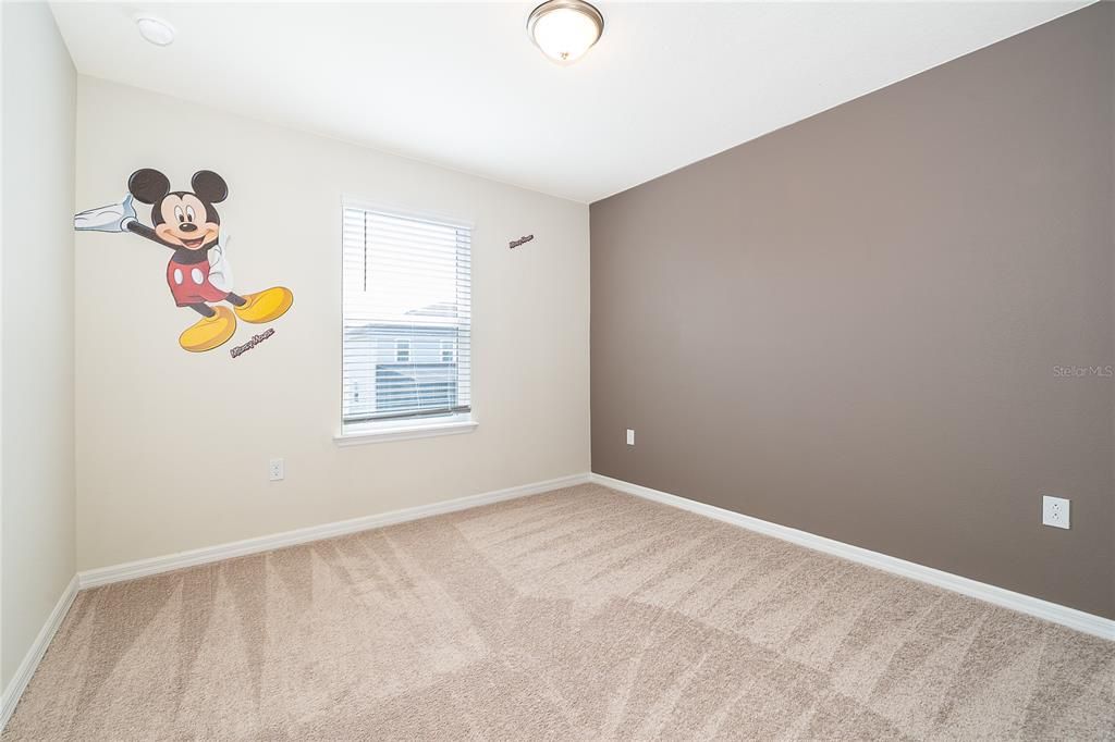 For Sale: $585,000 (5 beds, 4 baths, 2281 Square Feet)