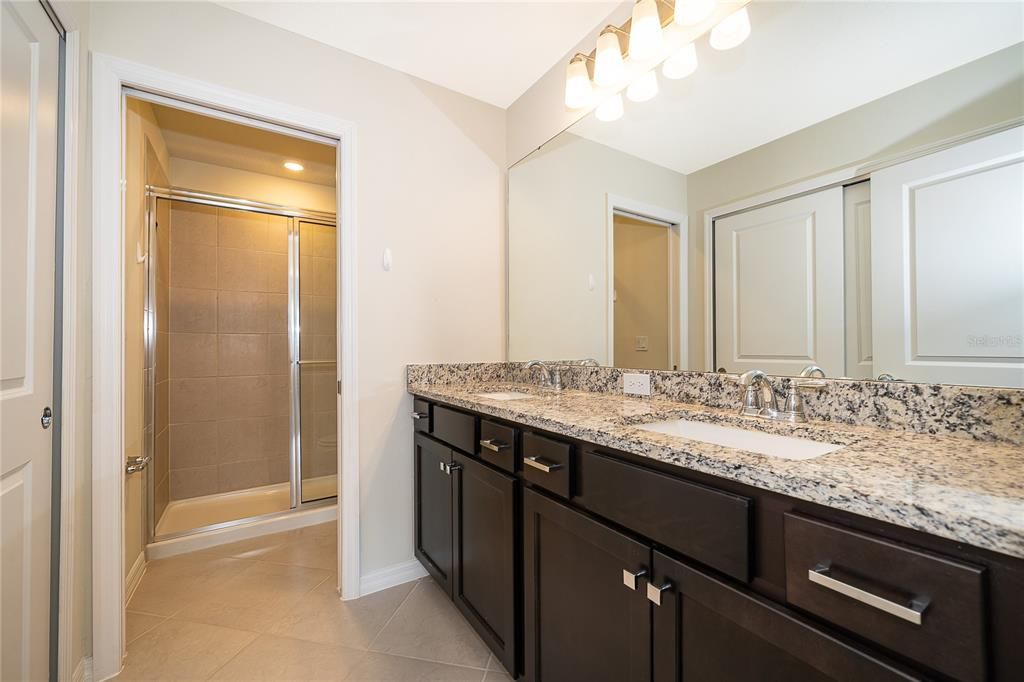 For Sale: $585,000 (5 beds, 4 baths, 2281 Square Feet)