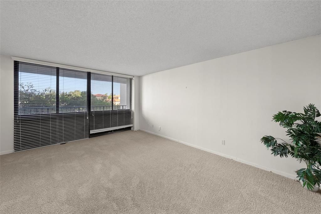 В аренду: $3,995 (2 спален, 2 ванн, 1702 Квадратных фут)