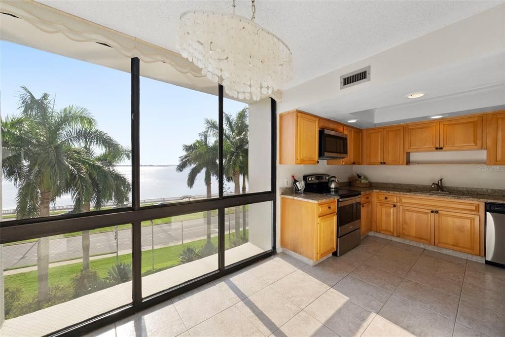 В аренду: $3,995 (2 спален, 2 ванн, 1702 Квадратных фут)