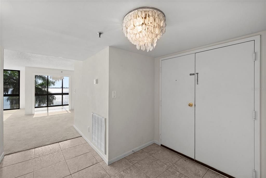 В аренду: $3,995 (2 спален, 2 ванн, 1702 Квадратных фут)