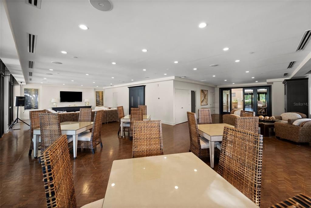 В аренду: $3,995 (2 спален, 2 ванн, 1702 Квадратных фут)