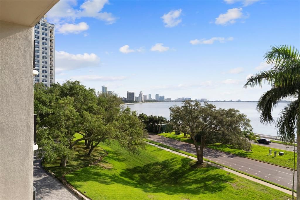 В аренду: $3,995 (2 спален, 2 ванн, 1702 Квадратных фут)
