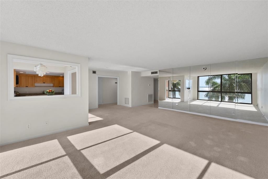 В аренду: $3,995 (2 спален, 2 ванн, 1702 Квадратных фут)