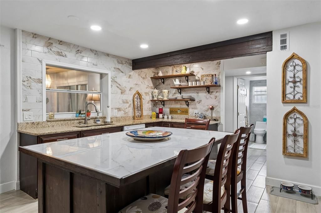 For Sale: $260,000 (2 beds, 2 baths, 1224 Square Feet)