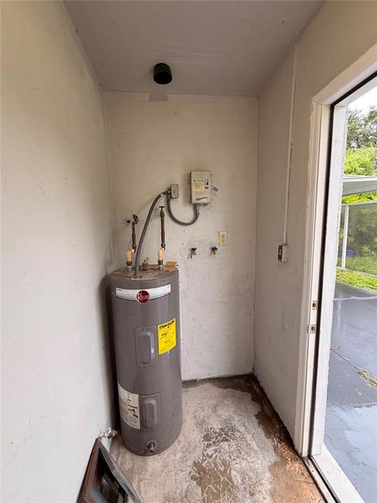 For Rent: $1,475 (1 beds, 1 baths, 737 Square Feet)