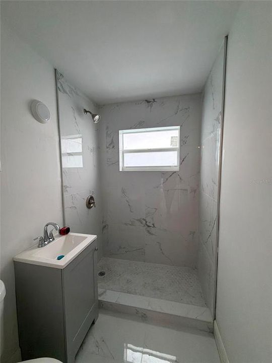 For Rent: $1,475 (1 beds, 1 baths, 737 Square Feet)