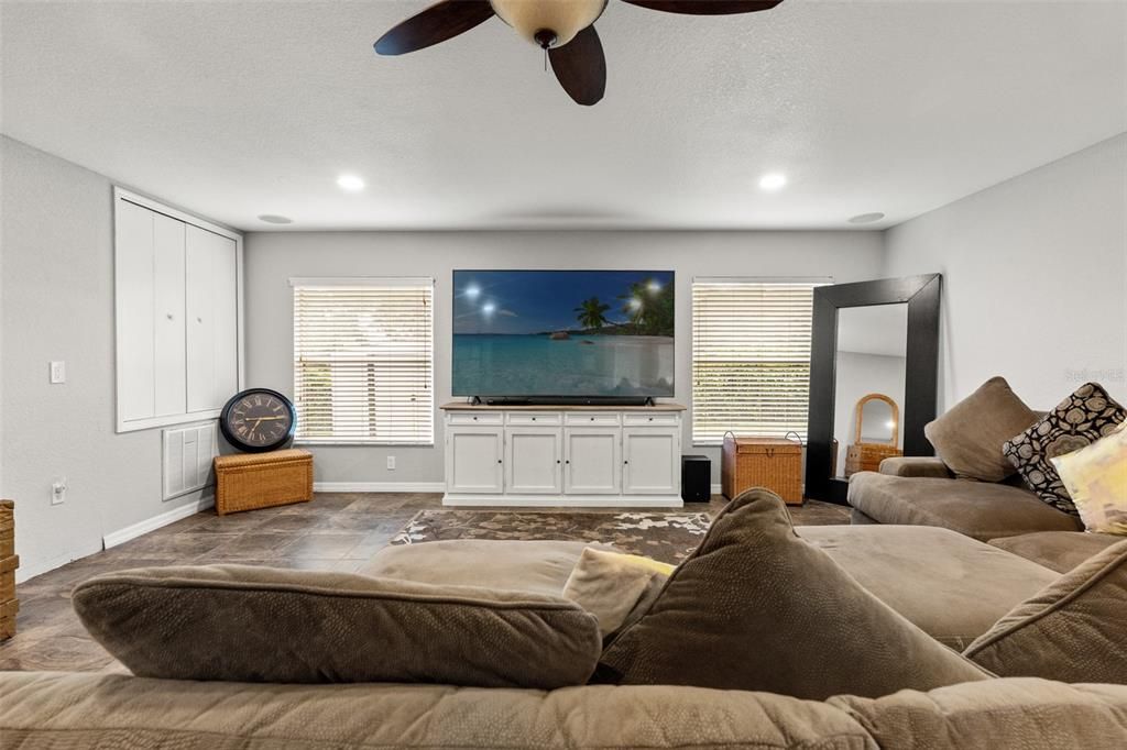 For Sale: $895,000 (5 beds, 4 baths, 3382 Square Feet)