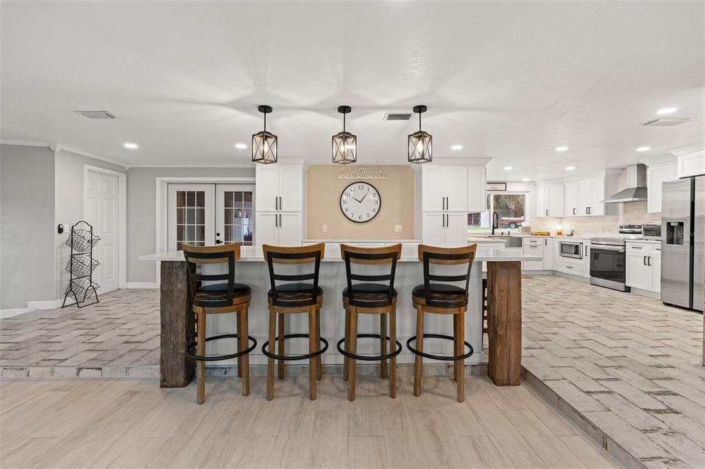 For Sale: $895,000 (5 beds, 4 baths, 3382 Square Feet)