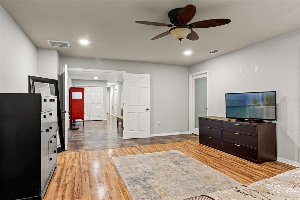 For Sale: $895,000 (5 beds, 4 baths, 3382 Square Feet)