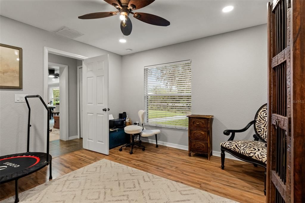 For Sale: $895,000 (5 beds, 4 baths, 3382 Square Feet)
