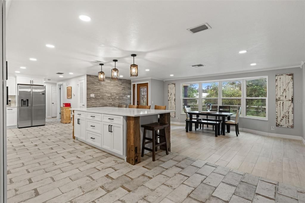 For Sale: $895,000 (5 beds, 4 baths, 3382 Square Feet)