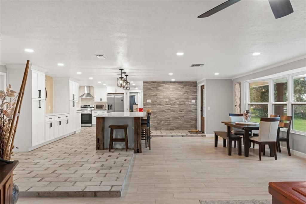 For Sale: $895,000 (5 beds, 4 baths, 3382 Square Feet)