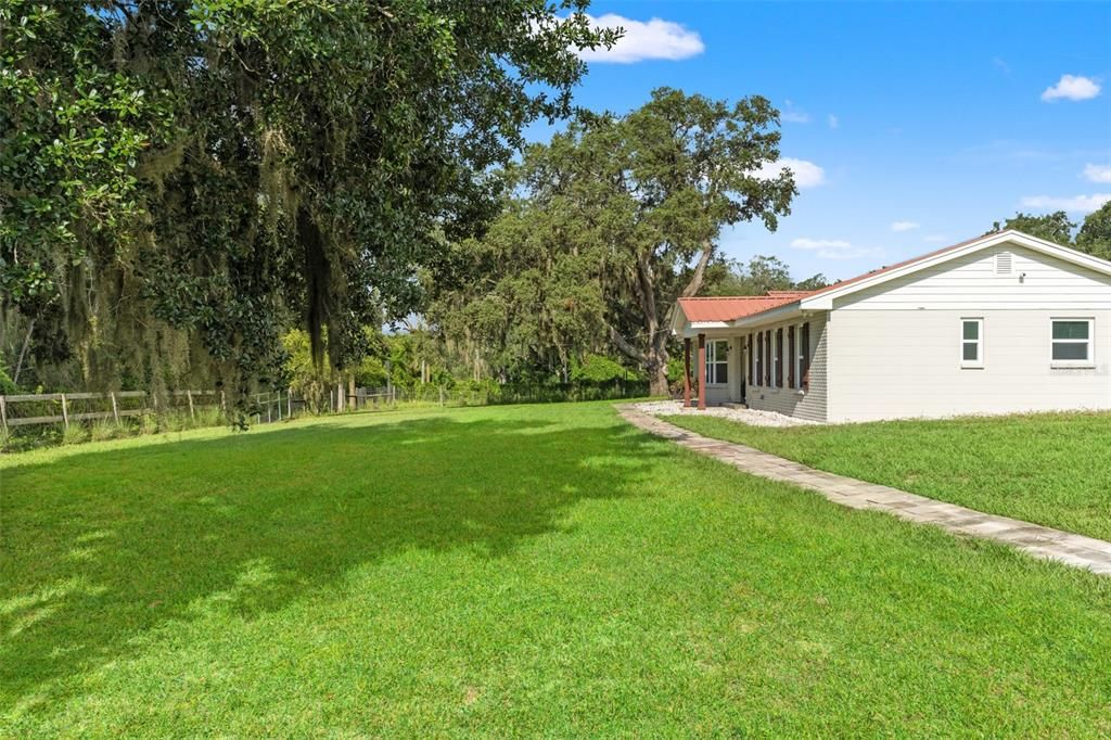 For Sale: $895,000 (5 beds, 4 baths, 3382 Square Feet)